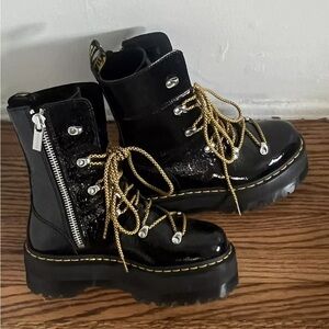 AMAZING dr doc martens ghilana max platform patent leather boots